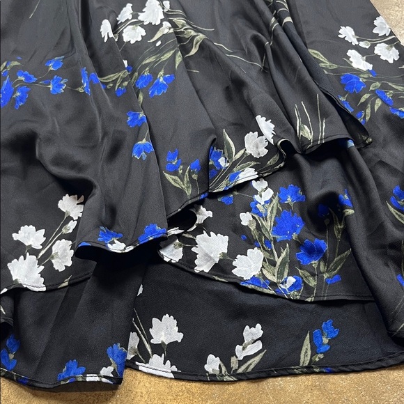 DKNY Black Dress with Blue and White Floral Design NWT
Size: 12 - Picture 7 of 8